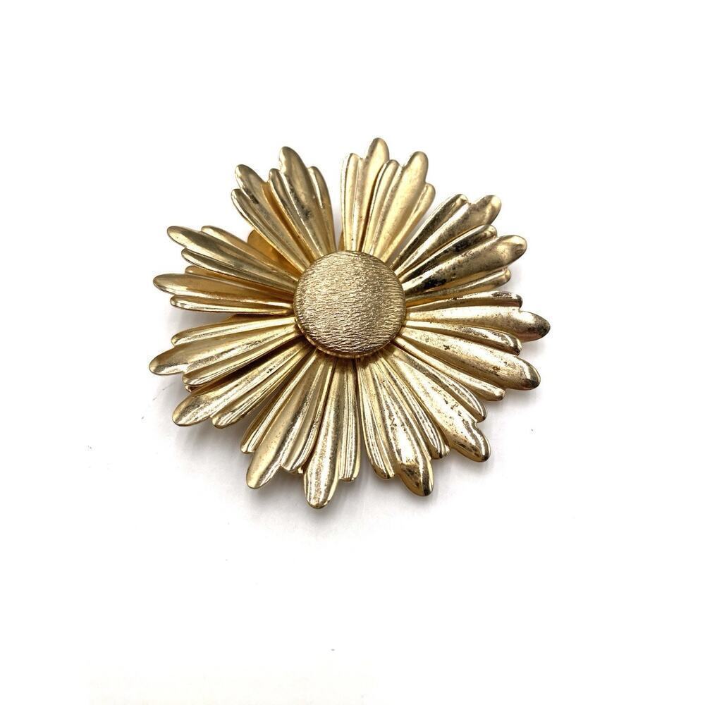 Sarah Coventry Brooch Sunflower Gold Tone Pin Vintage Estate